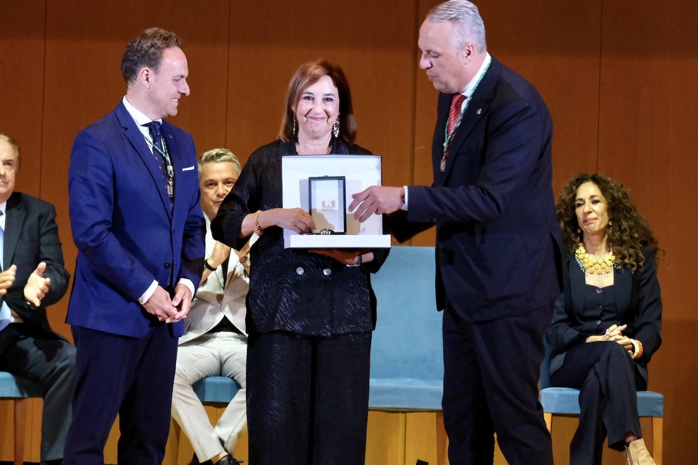 En imágenes: Alejandro Sanz y Lola Flores, Hijos Predilectos de Cádiz