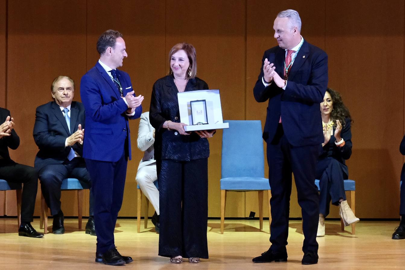 En imágenes: Alejandro Sanz y Lola Flores, Hijos Predilectos de Cádiz