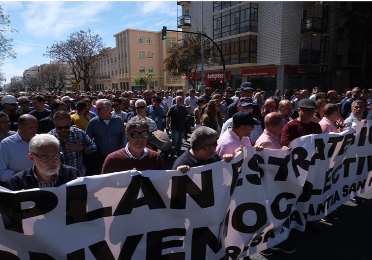 La plantilla de astilleros reclama en la calle menos anuncios electorales y más garantías de carga de trabajo