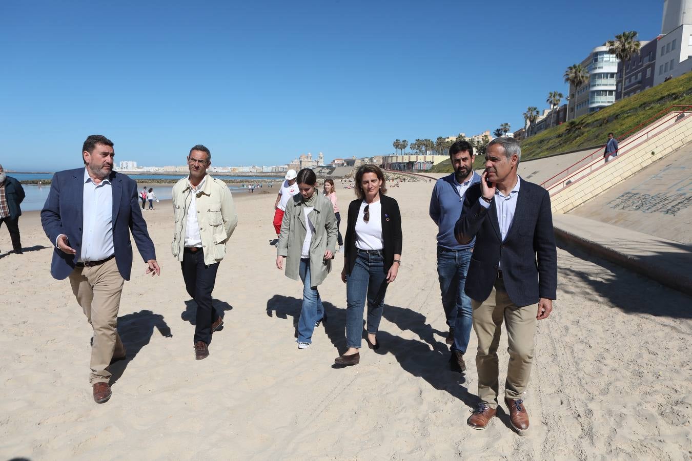 Ribera garantiza la restauración de las Murallas y deja al margen el Castillo de San Sebastián