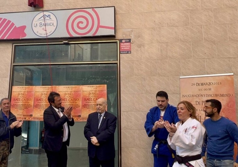 El Ayuntamiento inaugura la calle Raúl Calvo en recuerdo del judoka gaditano