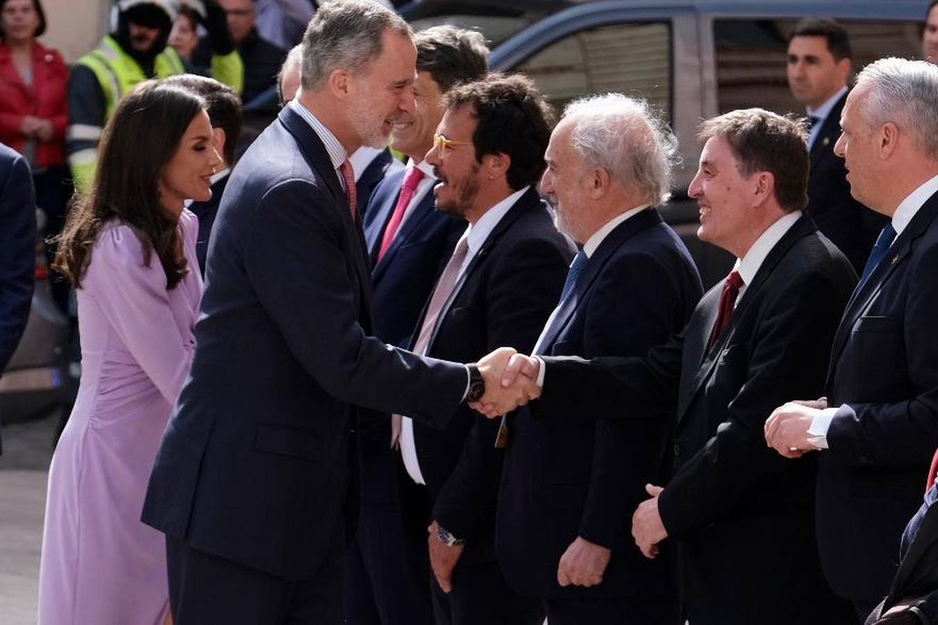 Fotos: la llegada de los Reyes de España para inaugurar el Congreso en Cádiz