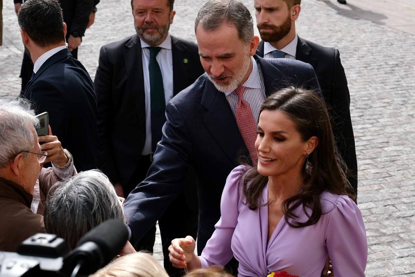 Fotos: la llegada de los Reyes de España para inaugurar el Congreso en Cádiz
