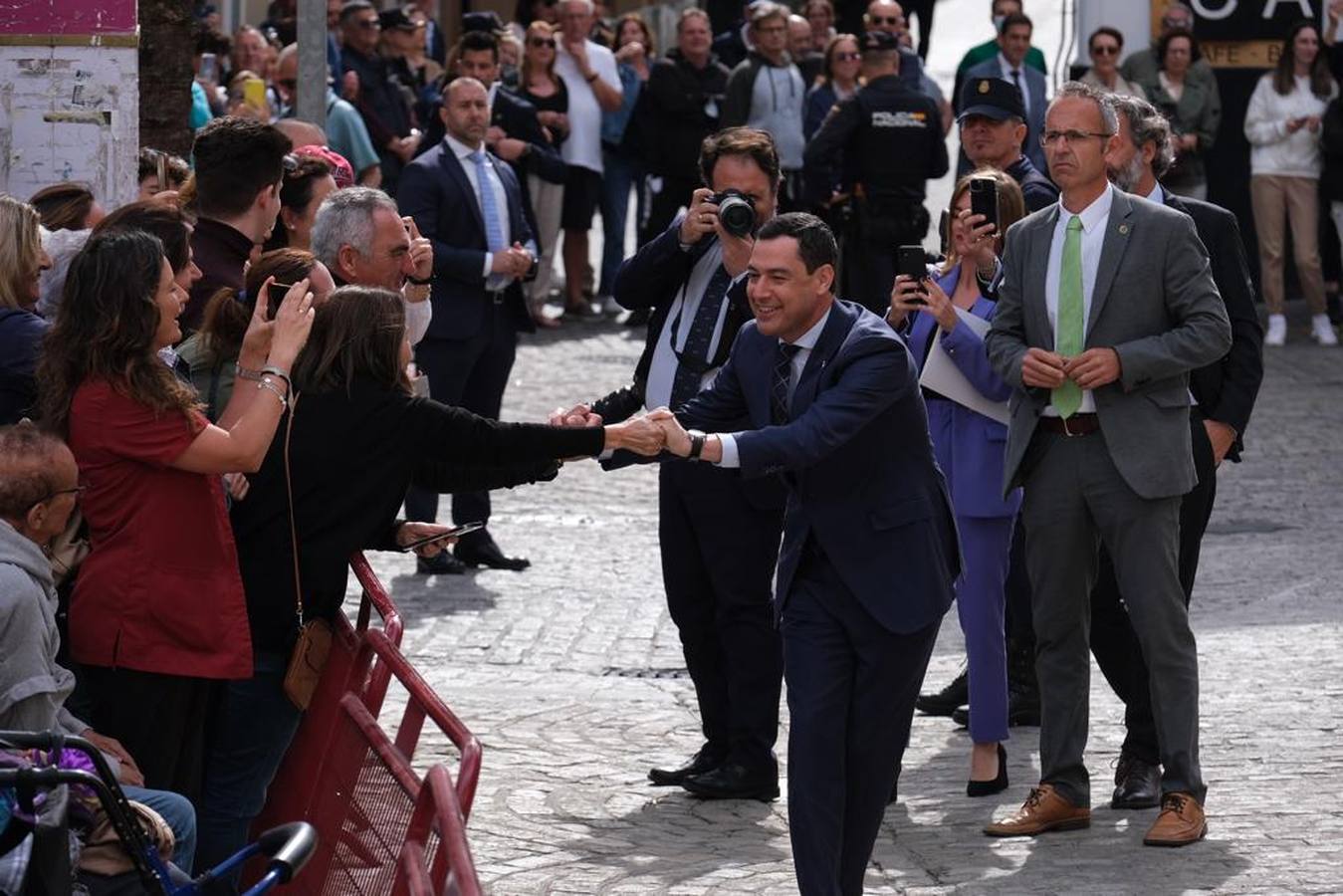 Fotos: la llegada de los Reyes de España para inaugurar el Congreso en Cádiz