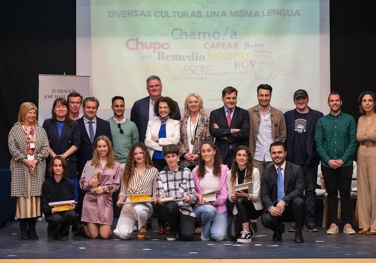 Entrega de premios del certamen 'Diversas culturas, una misma lengua' en el colegio San Felipe Neri