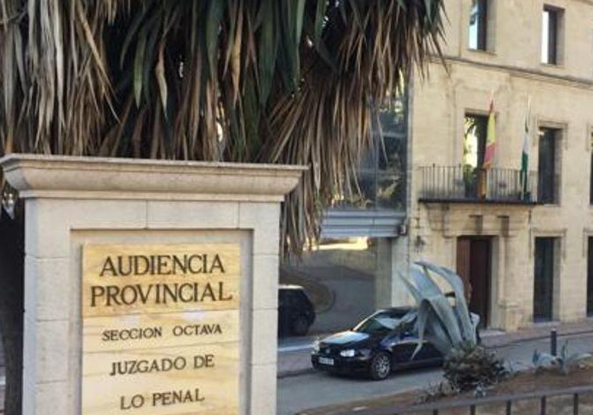 Sede de la Audiencia de Jerez donde se ha producido el aviso de bomba.