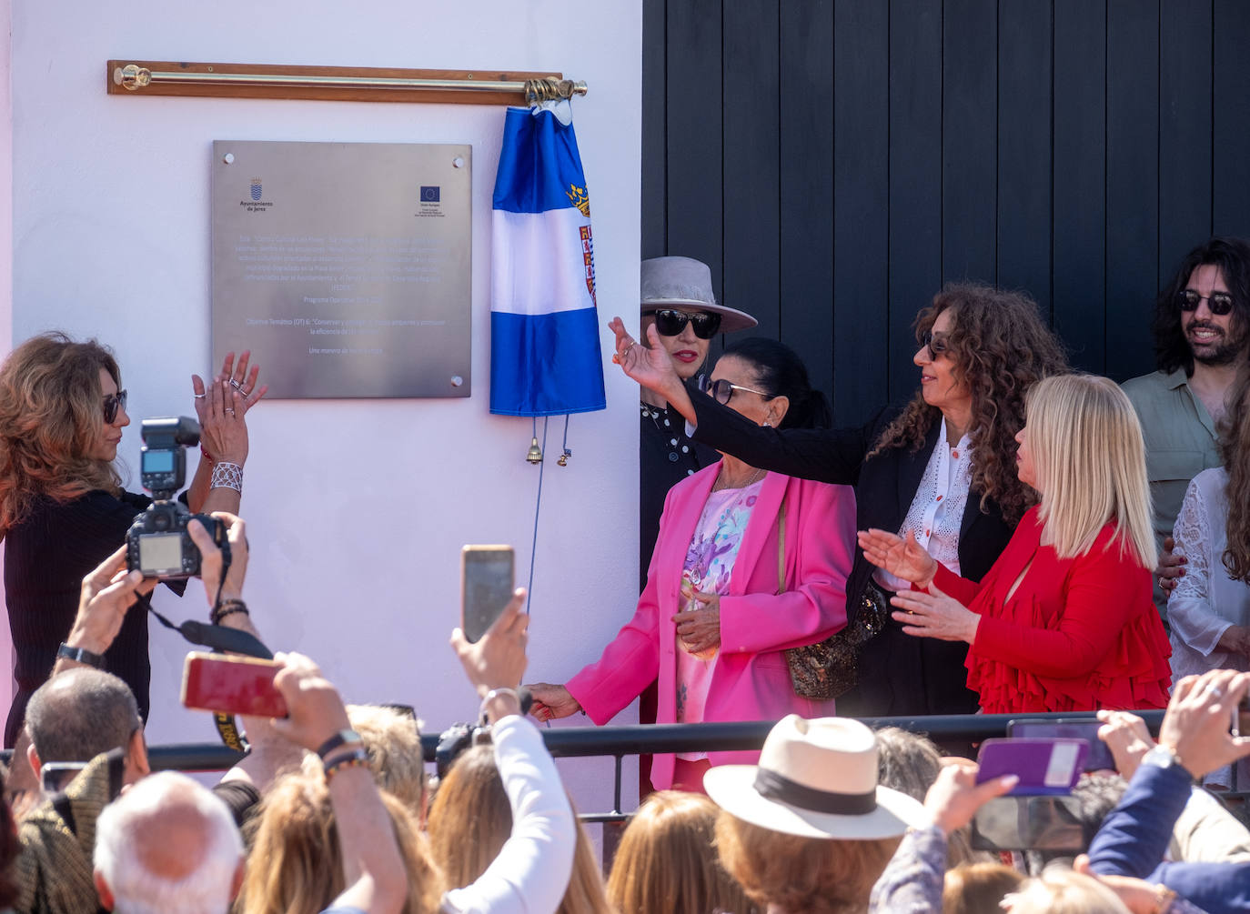 Fotos: La familia Flores inaugura el centro cultural en recuerdo de su madre Lola, &#039;La Faraona&#039;