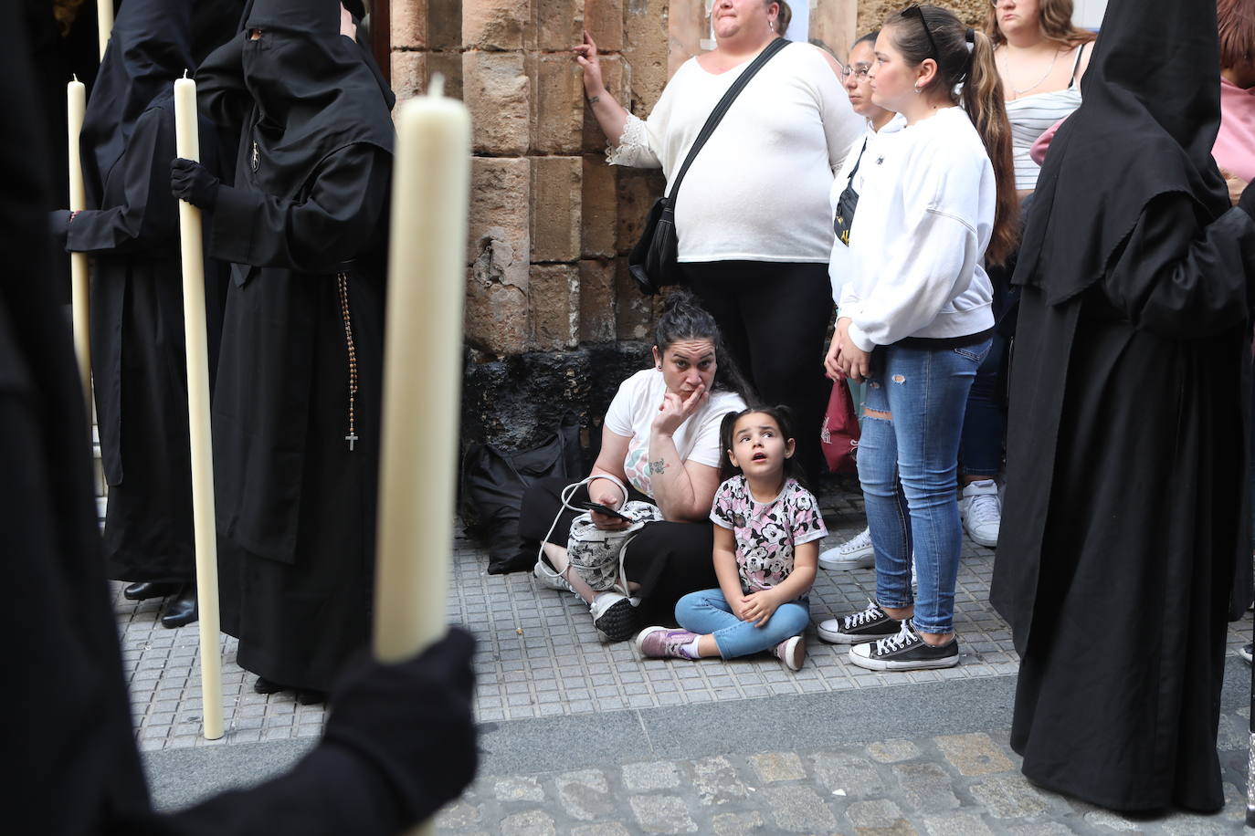 Fotos: Dolores de Servitas protagoniza la primera jornada de la Semana Santa en Cádiz