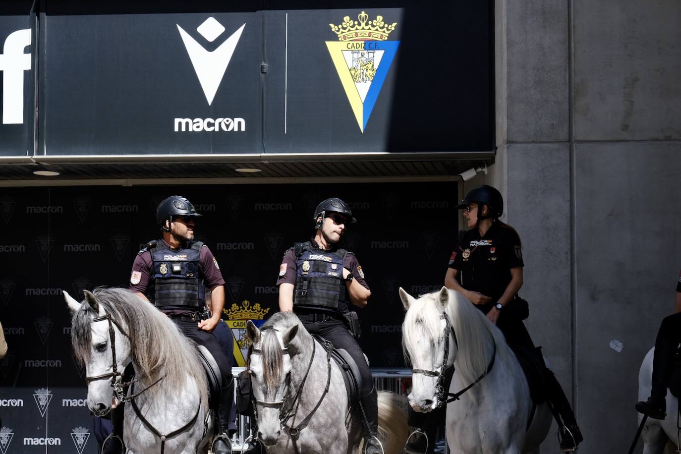 Fotos: Búscate en previa del partido Cádiz - Sevilla