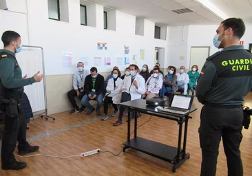 La Guardia Civil imparte talleres de prevención de agresiones para personal sanitario