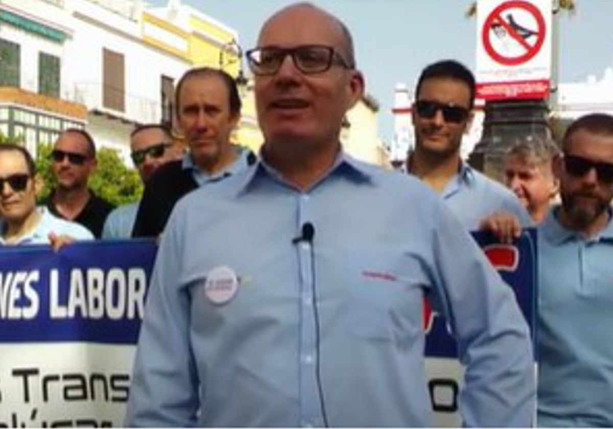 Los conductores de autobuses de Sanlúcar: «Tenemos las peores condiciones laborales de la provincia de Cádiz»