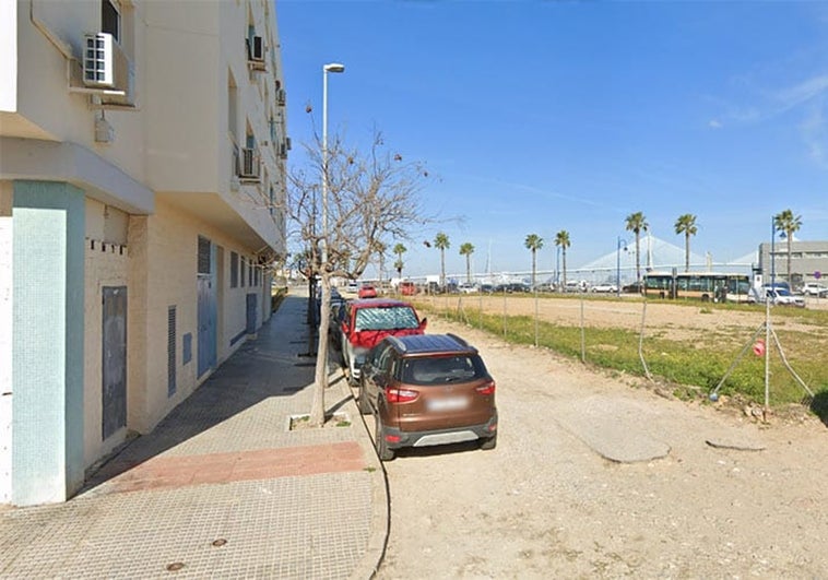 Ciudadanos exige la urbanización de la calle Dársena, la única que queda sin asfaltar en Cádiz