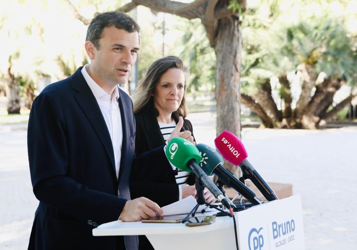 Bruno García y Mayte González, en rueda de prensa.