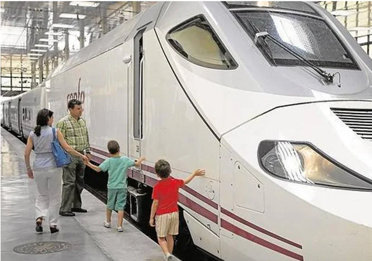 Los trenes entre Cádiz y Madrid tardarán más durante todo el verano