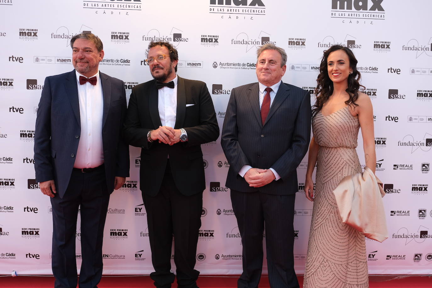 Fotos: La alfombra roja del Gran Teatro Falla