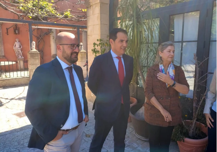 José Antonio Nieto visita la que será la nueva sede judicial de El Puerto, «una de las más singulares de Andalucía»