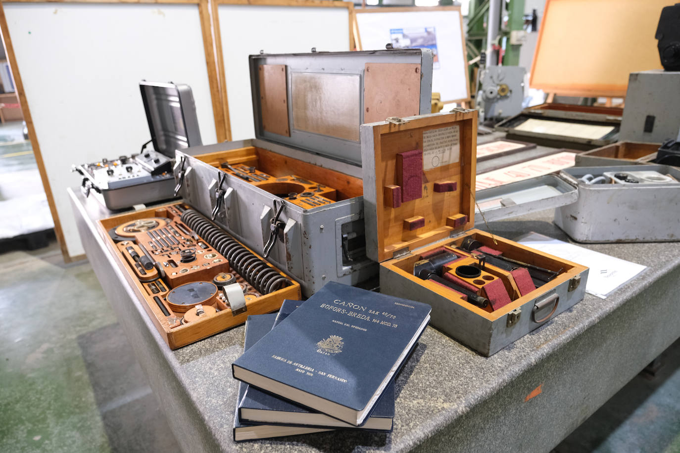 Fotos: Objetos recuperados por los trabajadores de la antigua Bazán de San Fernando