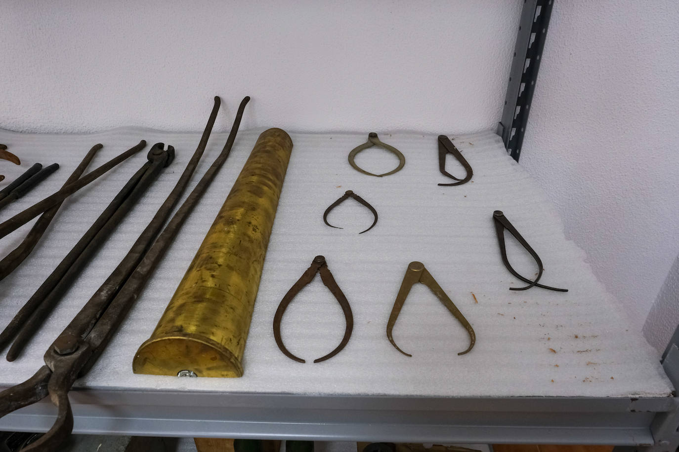 Fotos: Objetos recuperados por los trabajadores de la antigua Bazán de San Fernando