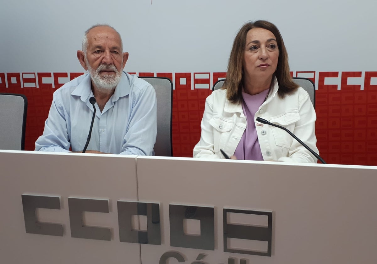 Pavón (UGT) y Ortega (CC OO) durante la prsentación de los actos en Cádiz del Primero de Mayo