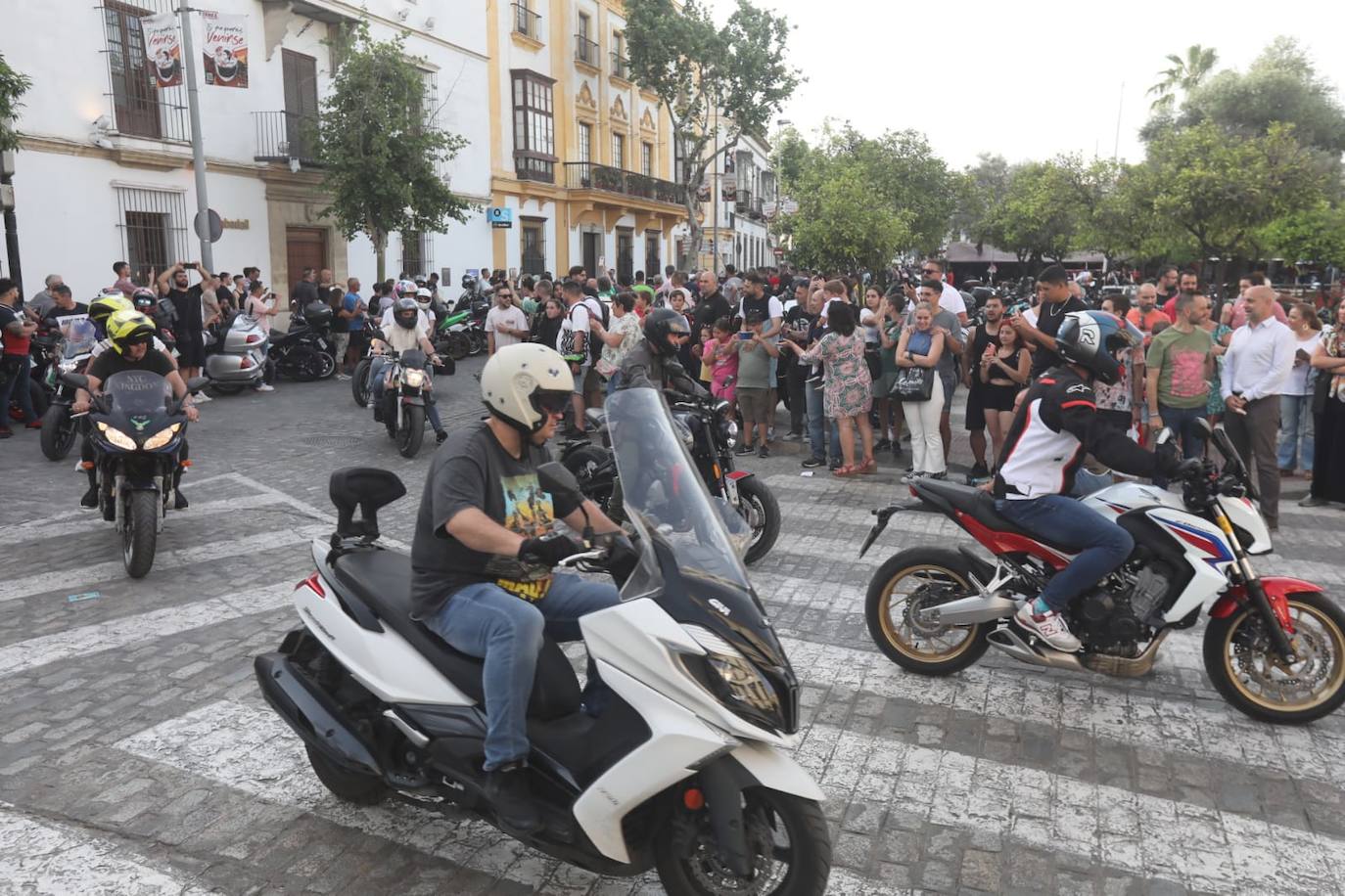 Fotos: Así ha sido la caravana motera en Jerez