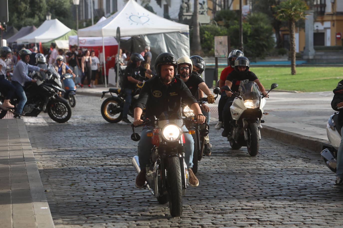 Fotos: Una motorada de gran cilindrada en Jerez