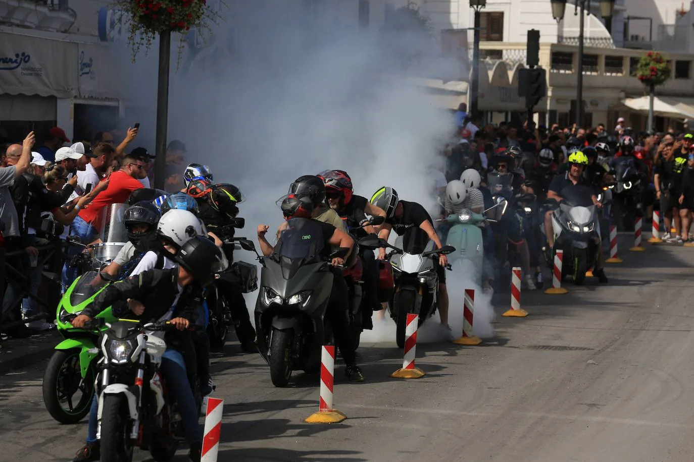 Fotos: Gran ambiente de aficionados en Jerez