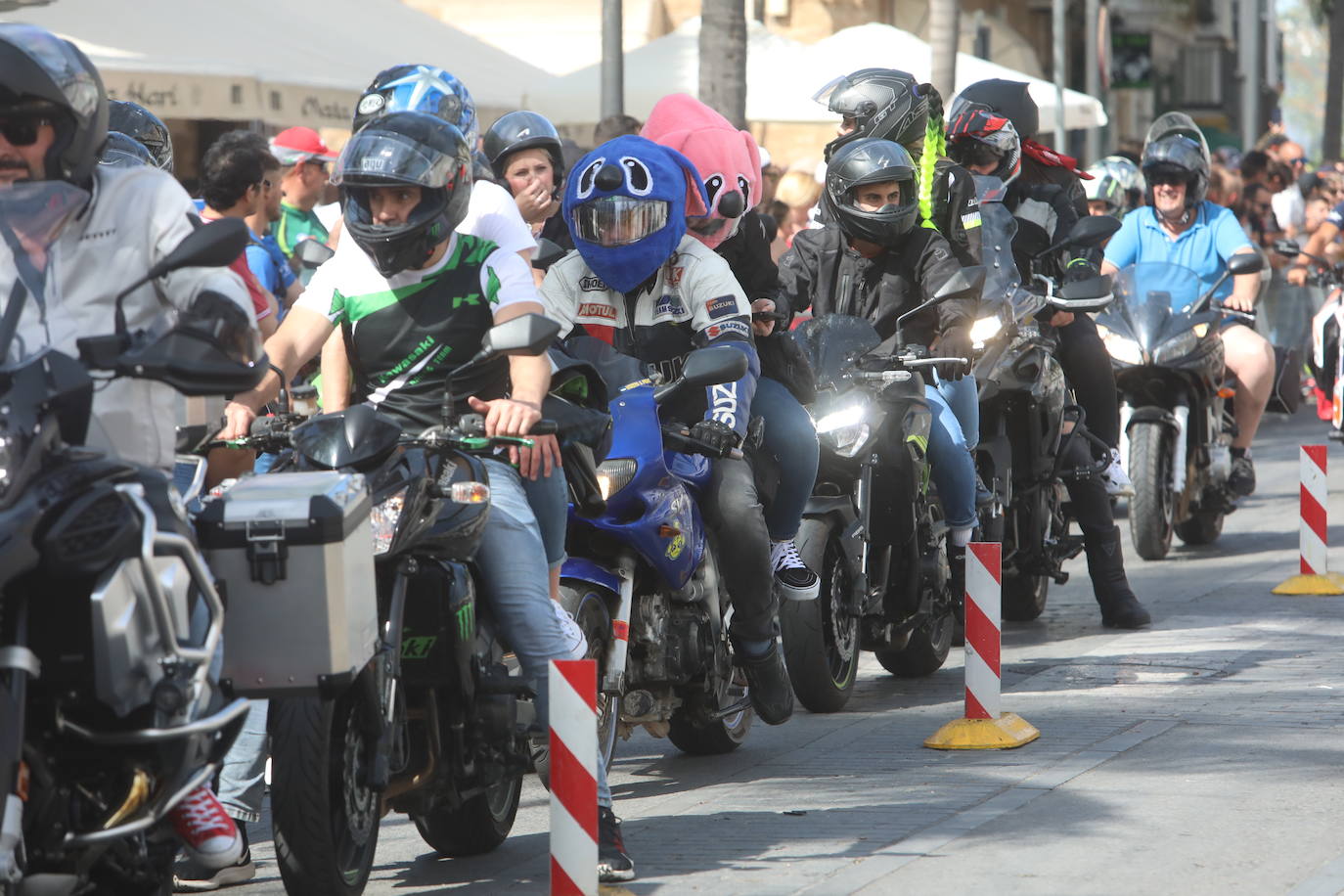 Fotos: Sábado de motos con gran ambiente en El Puerto