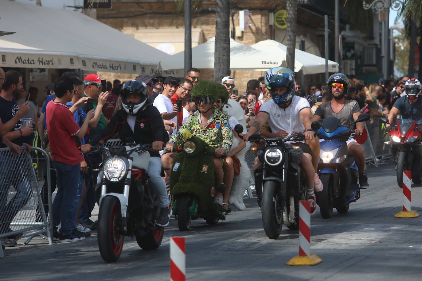 Fotos: Sábado de motos con gran ambiente en El Puerto