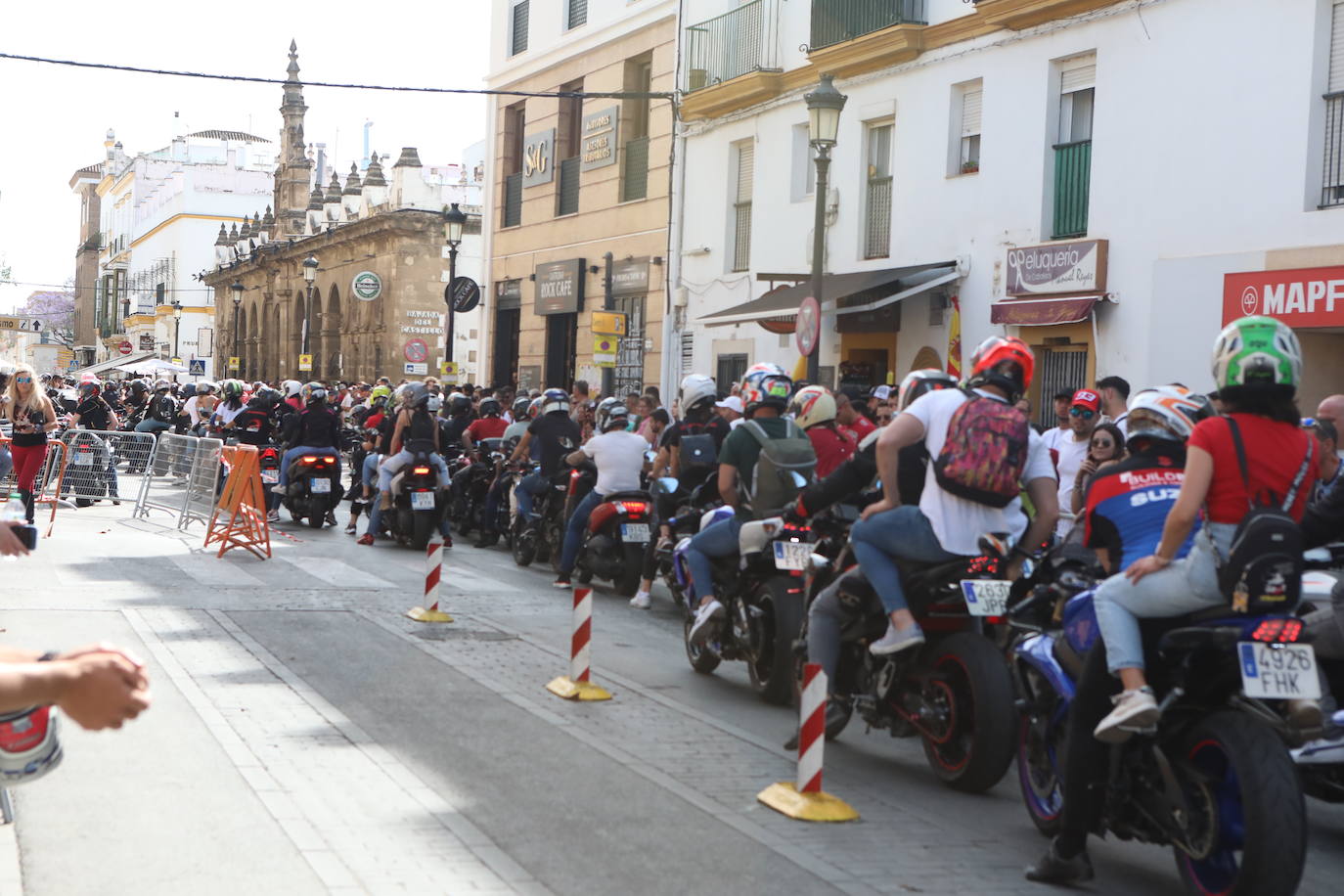 Fotos: Sábado de motos con gran ambiente en El Puerto