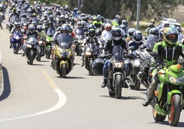 Un motorista herido grave en una pierna por una colisión con un coche cerca del circuito de Jerez