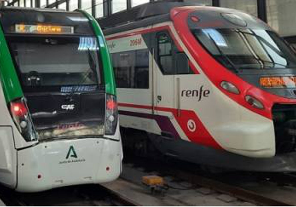 Tranvía y tren de Cercanías en la estación de Cádiz