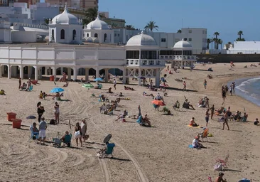 Las 37 banderas azules de las playas de Cádiz: La Caleta recupera en 2023 la bandera que perdió el año pasado
