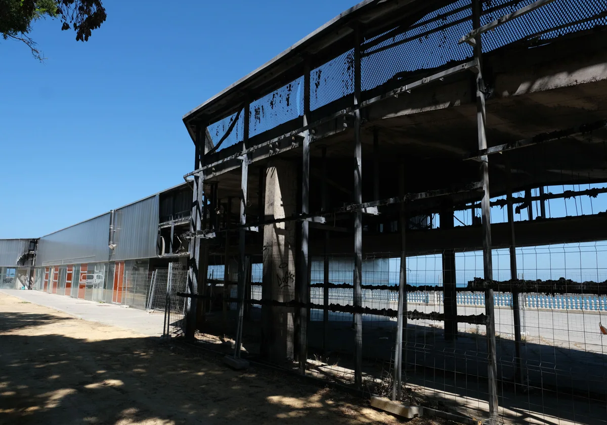 La pérgola de Santa Bárbara ha sufrido dos incendios y numerosos actos vandálicos.