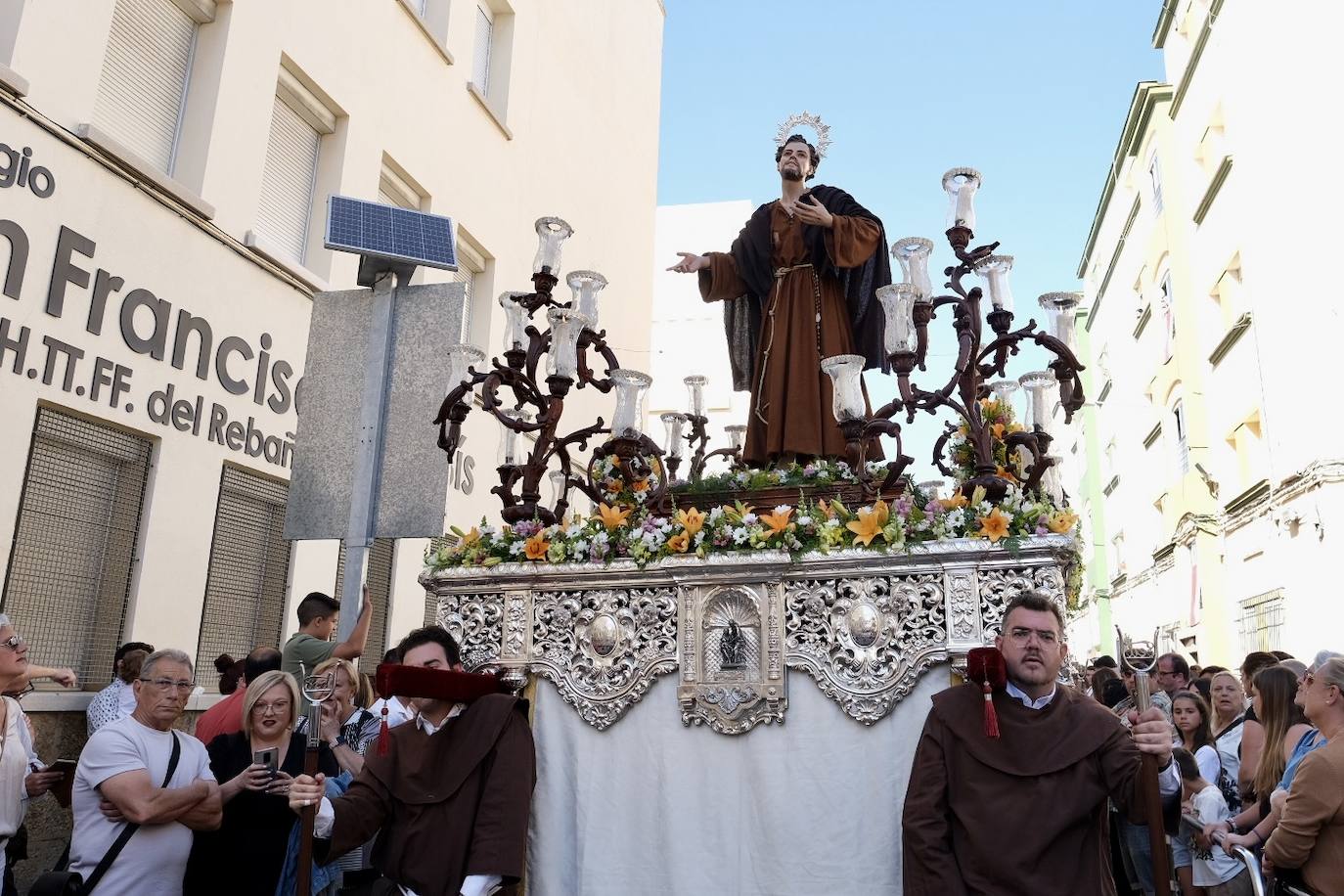 Fotos: Procesión de la hermandad de la Madre del Buen Pastor