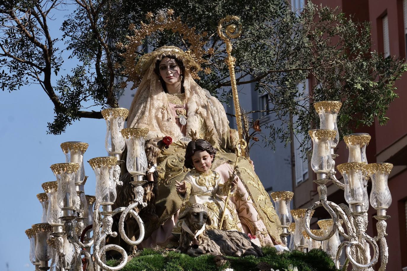 Fotos: Procesión de la hermandad de la Madre del Buen Pastor