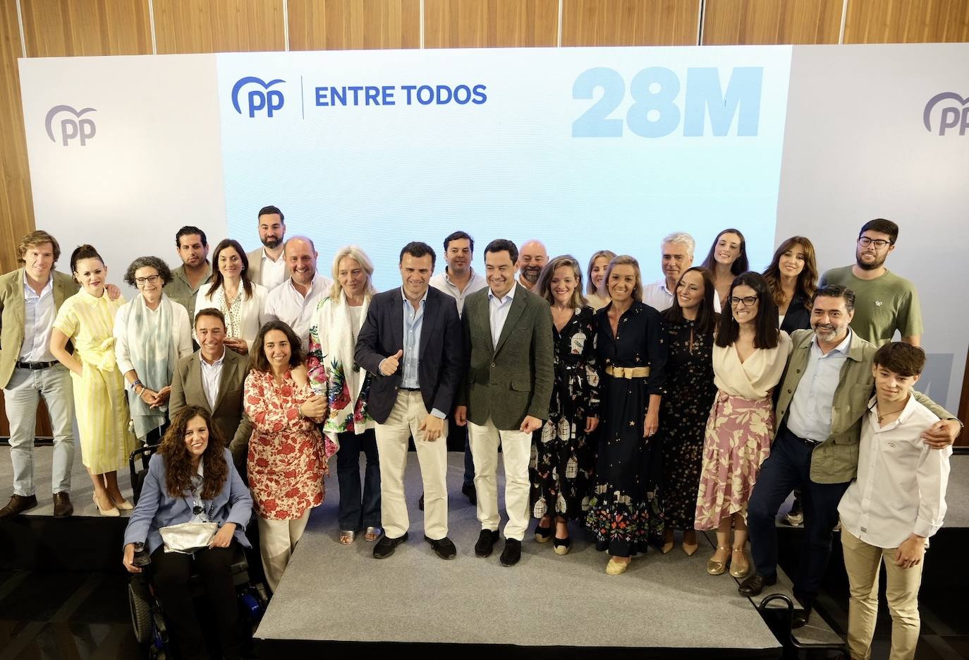 Fotos: las imágenes de la visita de Juanma Moreno a Cádiz par apoyar a Bruno