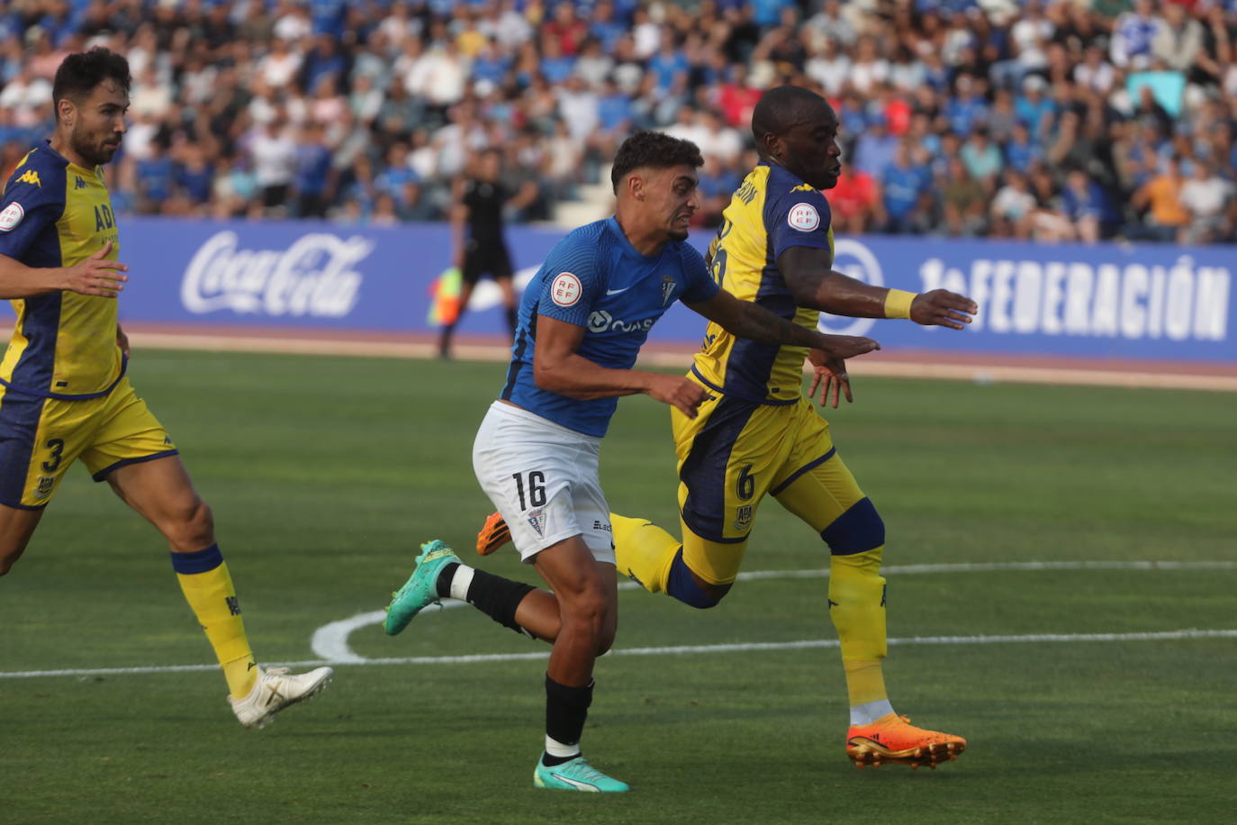 Fotos: San Fernando CD-Alcorcón en el estadio Bahía Sur