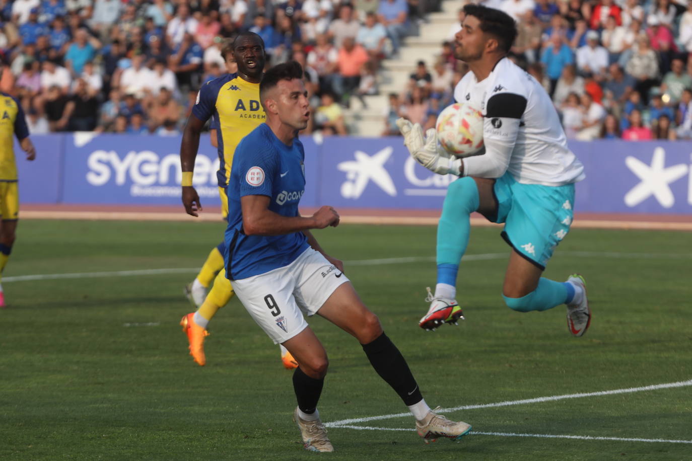 Fotos: San Fernando CD-Alcorcón en el estadio Bahía Sur