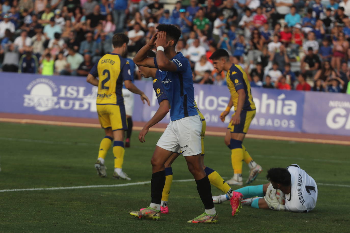 Fotos: San Fernando CD-Alcorcón en el estadio Bahía Sur
