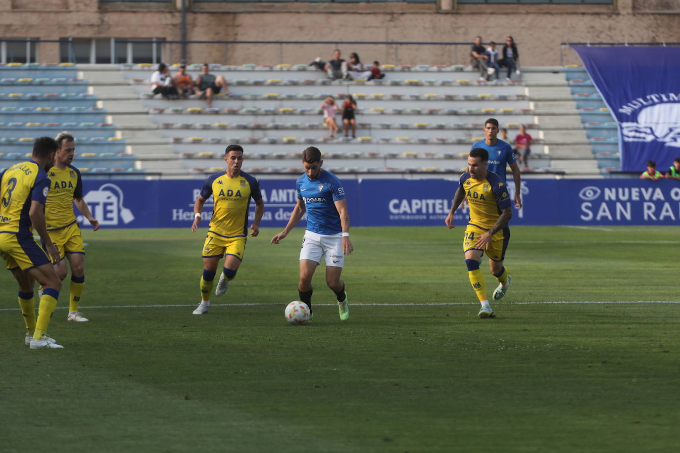 Fotos: San Fernando CD-Alcorcón en el estadio Bahía Sur
