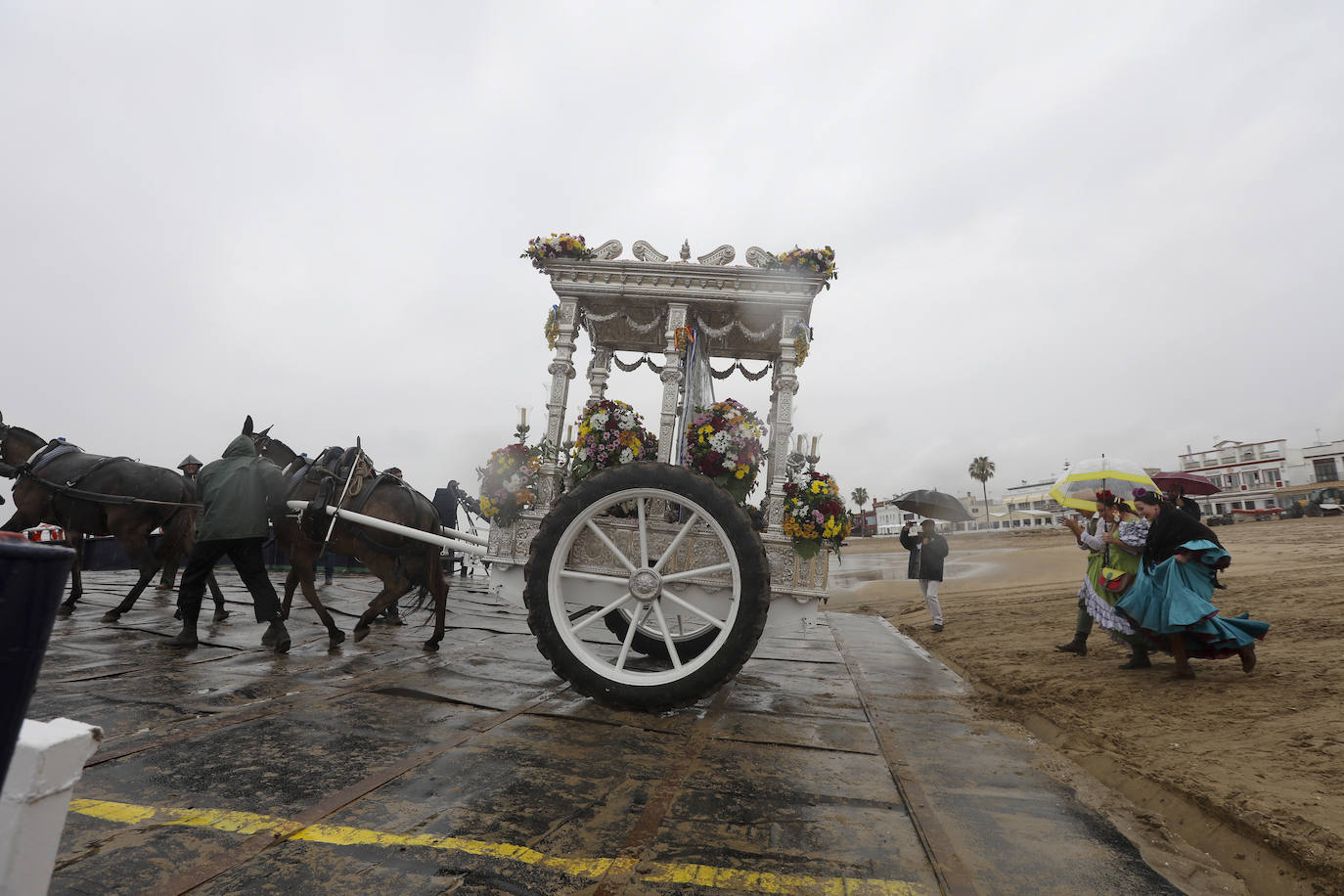 Fotos: Cádiz comienza la peregrinación a la aldea de El Rocío