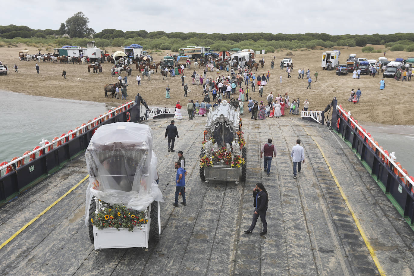 Fotos: Cádiz comienza la peregrinación a la aldea de El Rocío