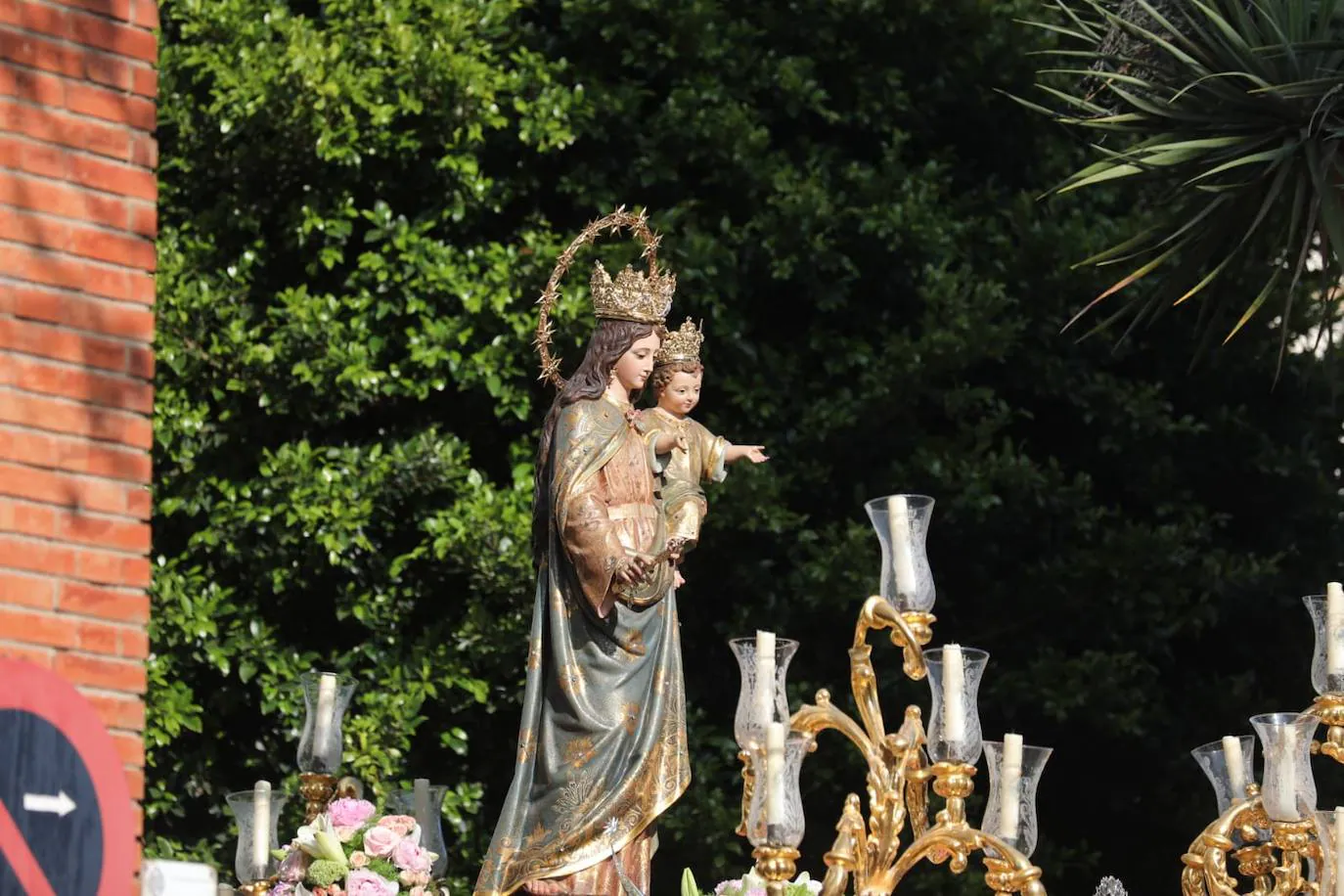 Fotos: Así ha sido la procesión de María Auxiliadora en Cádiz
