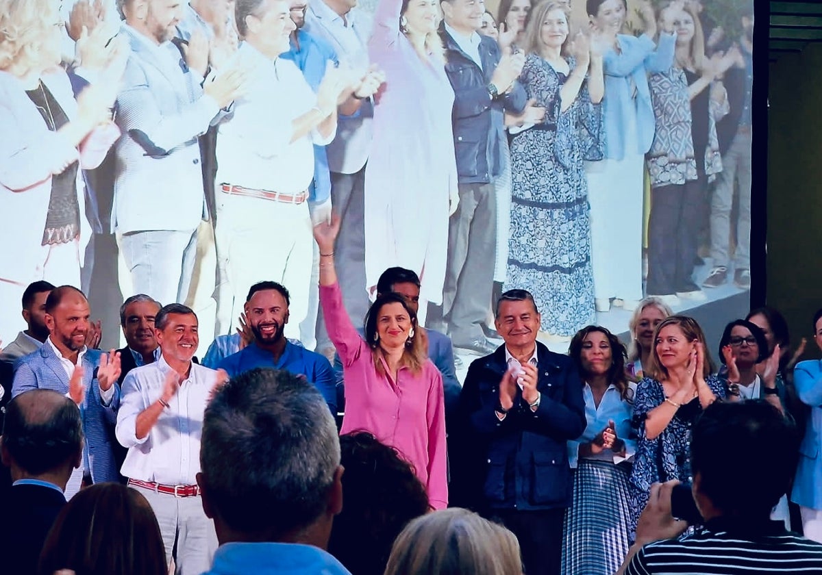 Acto de presentación de Carmen Pérez como candidata.