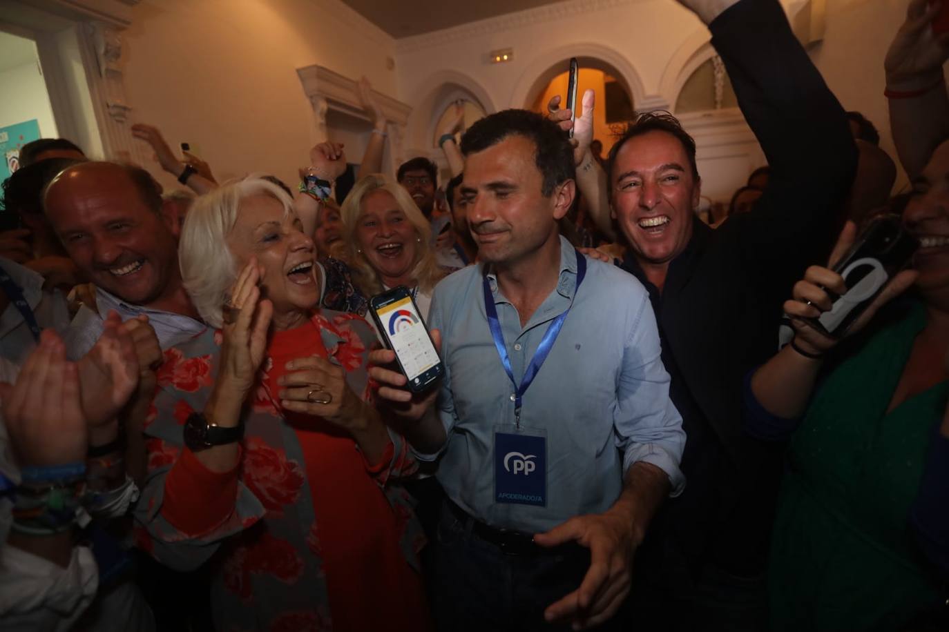 Fotos: Bruno García celebra la victoria del PP en Cádiz capital