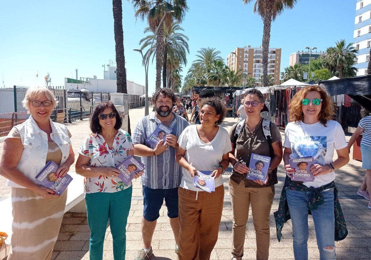 Marina Liberato, junto a miembros de su equipo.