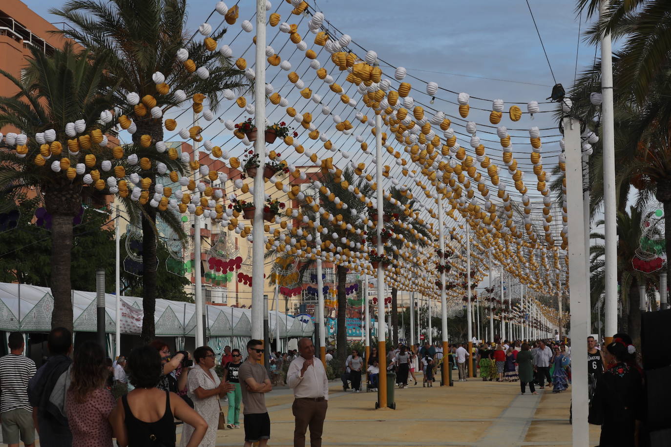 Fotos: La Feria de la Manzanilla ya luce con todo su esplendor