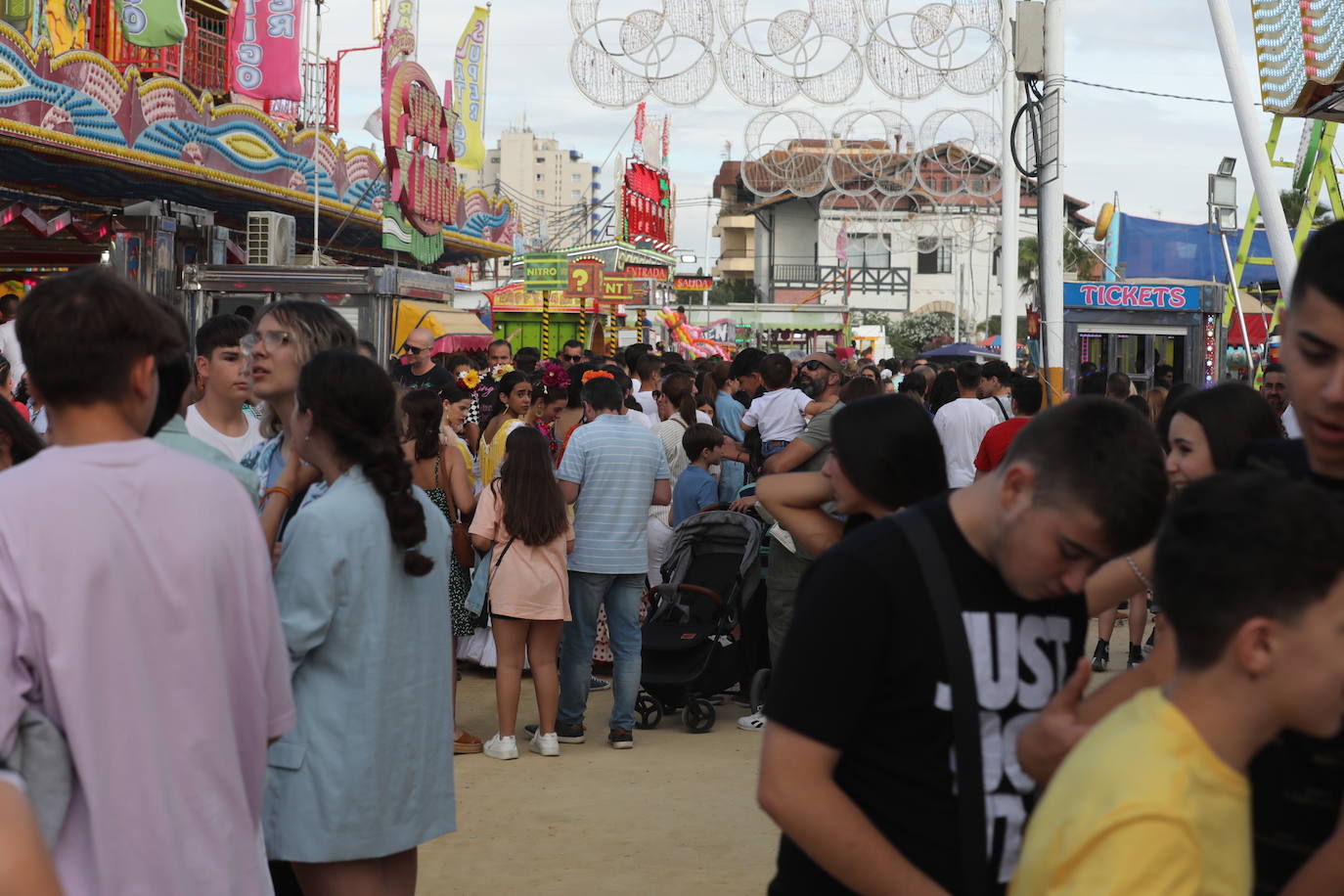 Fotos: La Feria de la Manzanilla ya luce con todo su esplendor