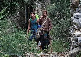Vídeo: desalojados los hippies de la familia Arcoiris de Benaocaz
