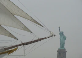 El Juan Sebastián de Elcano llega a Nueva York, último puerto antes de regresar a España